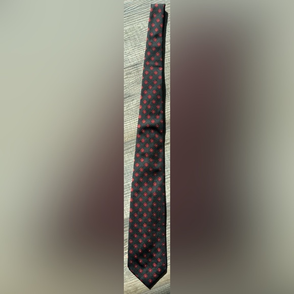 Dior Black and Red Silk Tie with Classic Pattern - Picture 2 of 10